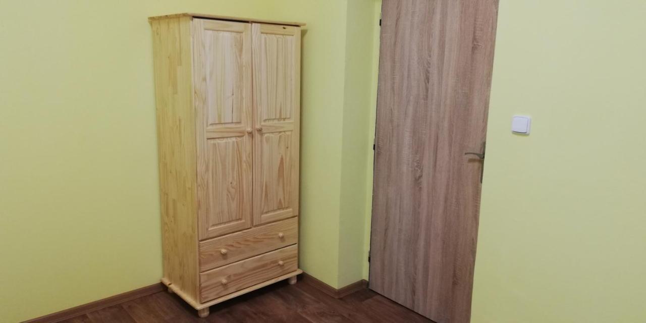 Booking Trzni Decin Bagian luar foto