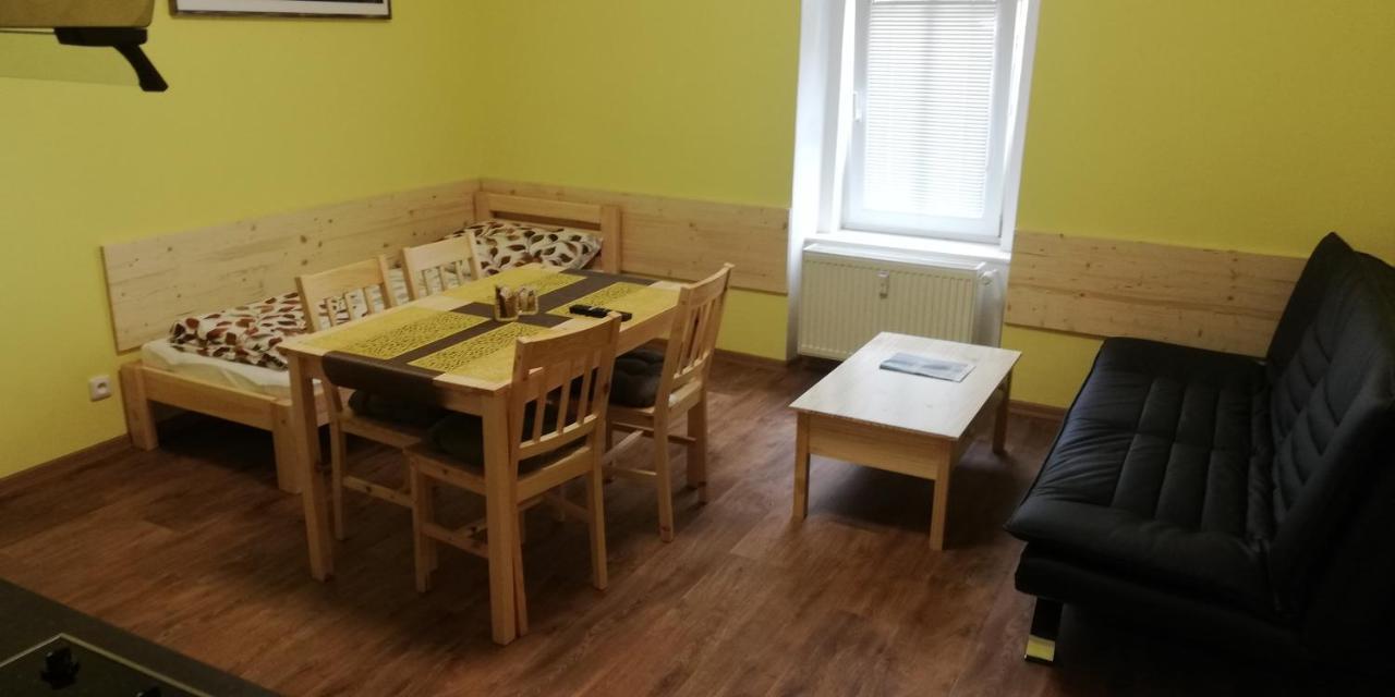 Booking Trzni Decin Bagian luar foto