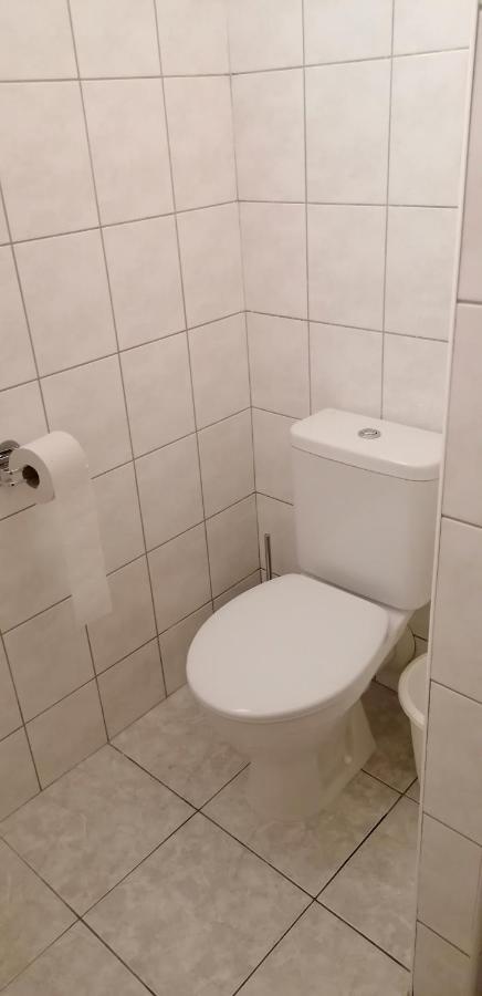 Booking Trzni Decin Bagian luar foto