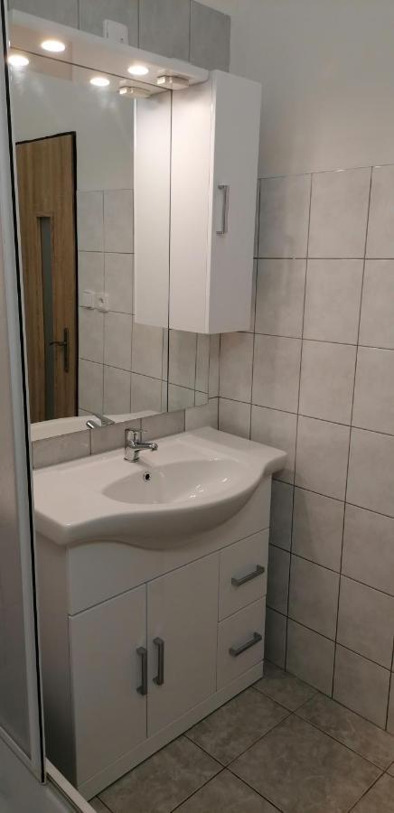 Booking Trzni Decin Bagian luar foto
